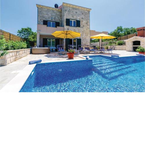 Stunning Home In Zaton With Jacuzzi