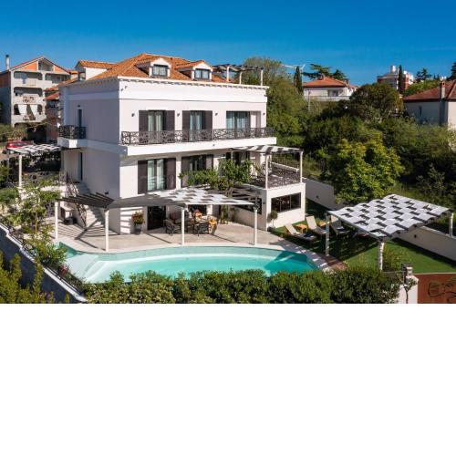 Stunning Villa Scorpaena with swimming pool