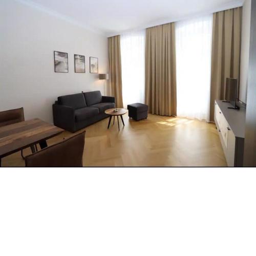 Stylish City Center Apartment