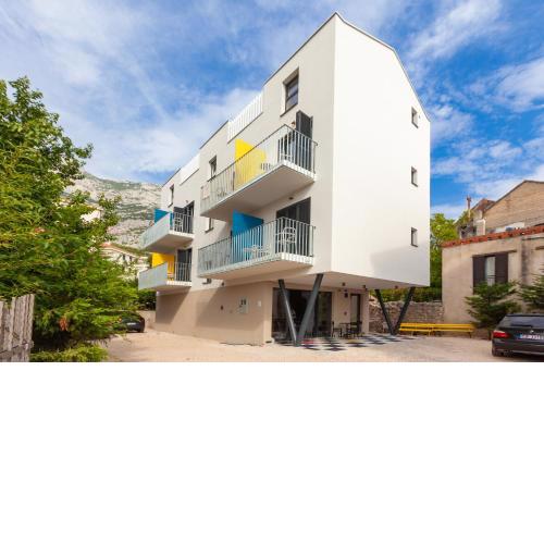 SUBTUB Hostel Makarska