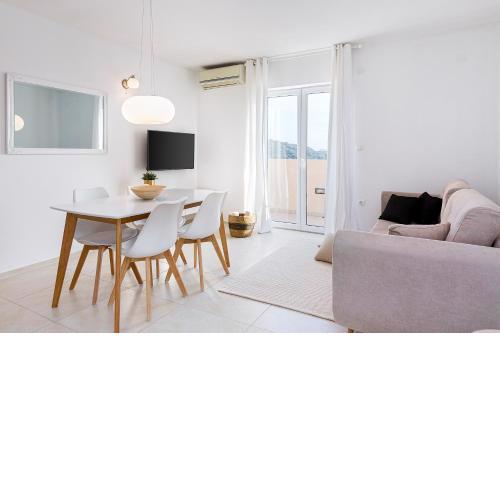 Sunny Apartment Aurora