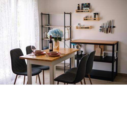 Sunny Apartment for 2