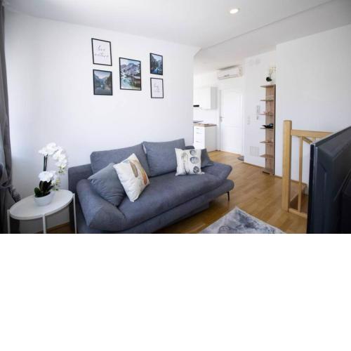 Sunny & cozy Penthouse with Balcony DG4