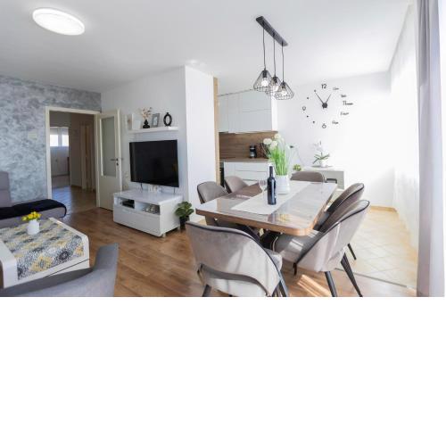 Sunny Dream Apartment