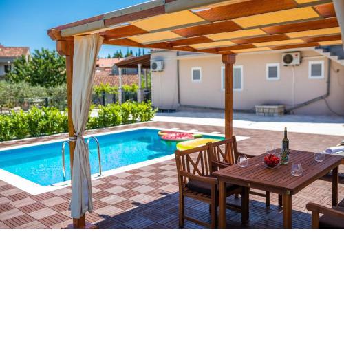 Sunny House