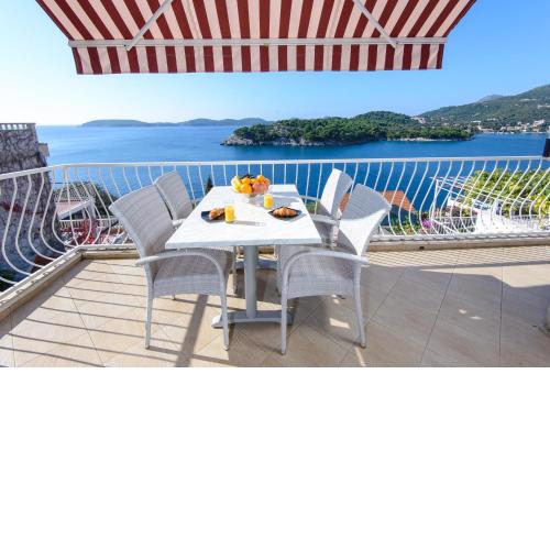 Sunset Apartment