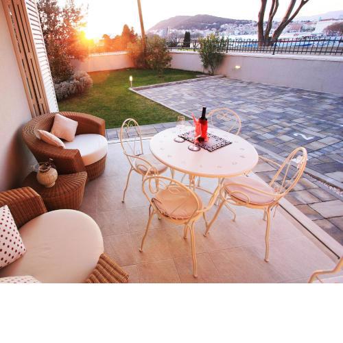 Sunset Beach Apartments