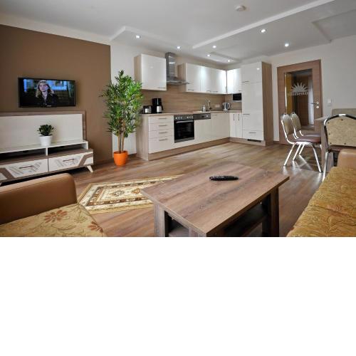 Sunshine Apartments - Great Mountain View