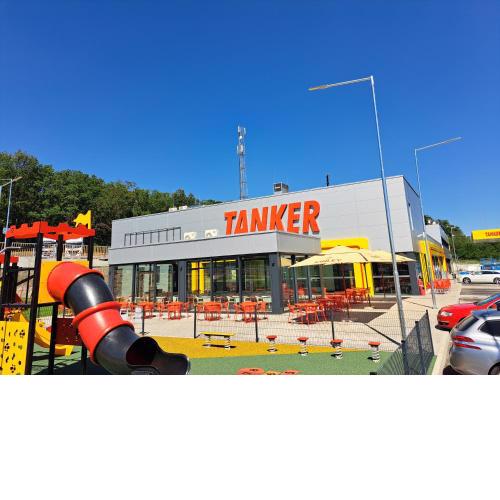 TANKER Apartments & Bistro Čaradice