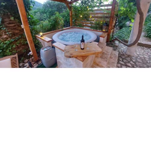 Taverna -Sunce- with jacuzzi
