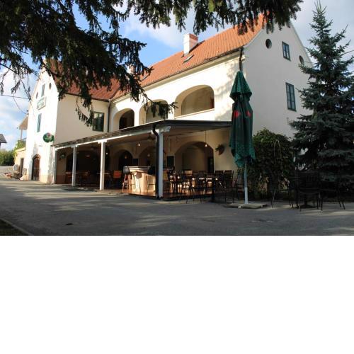 Taverna 1860 Rooms & Apartments