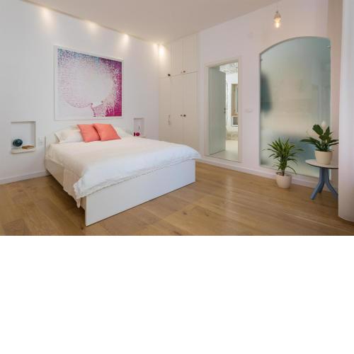 That place studio apartment