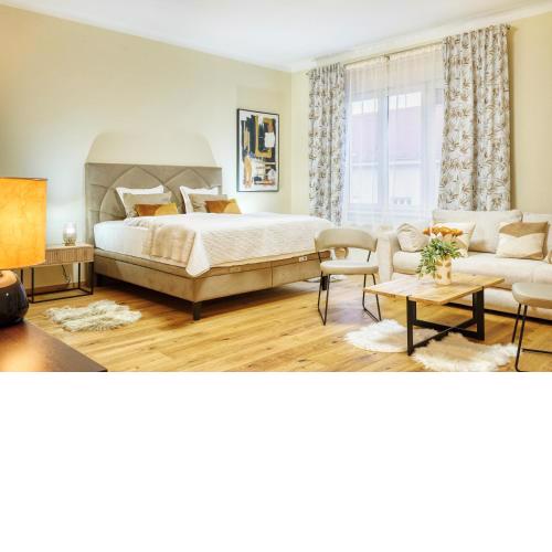 The Grand Cozy Residence by Irundo