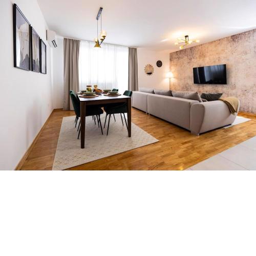 The Luxe Residence, Free parking
