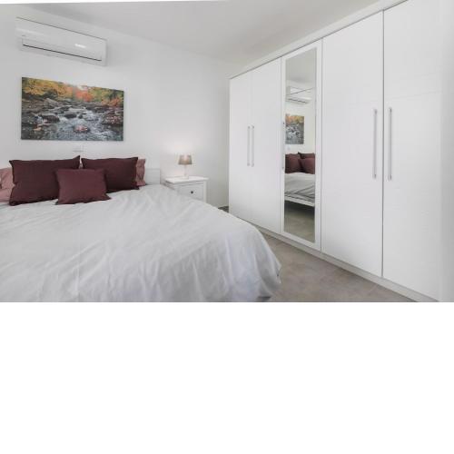The view & art gallery apartment, free parking