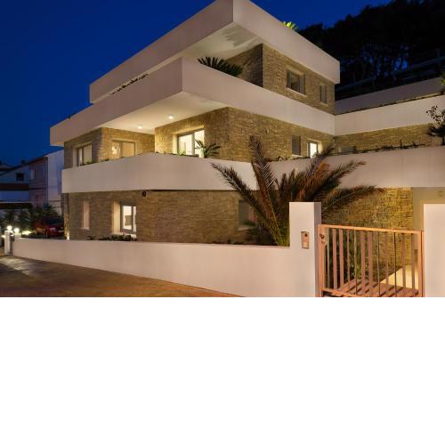 The White House, Brac