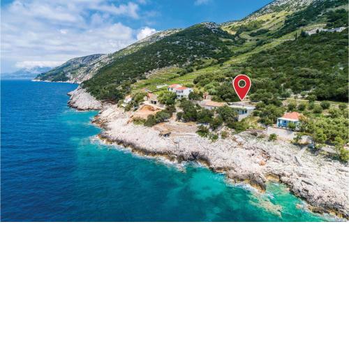 Three-Bedroom Holiday Home in Potomje