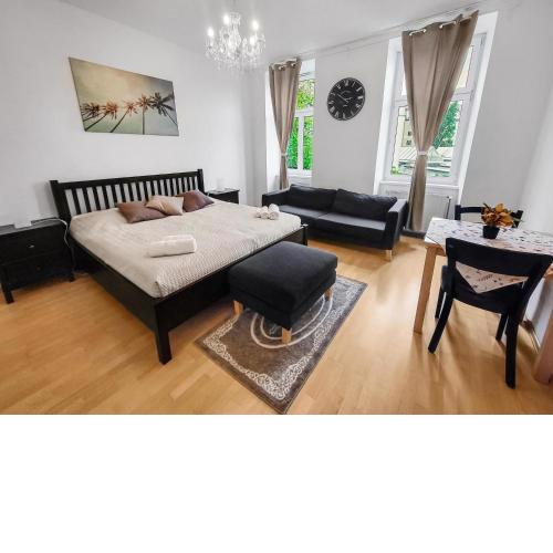 Three King-Size Beds, Three Bedrooms