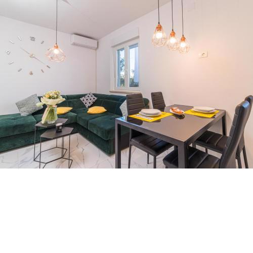 Three waves Apartment NEW