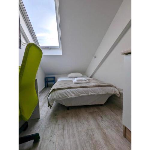 Tiny Apartment w Detached Bath