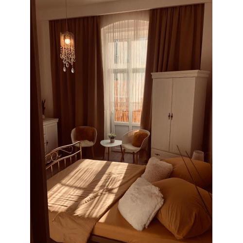 Tomas Apartments Silver