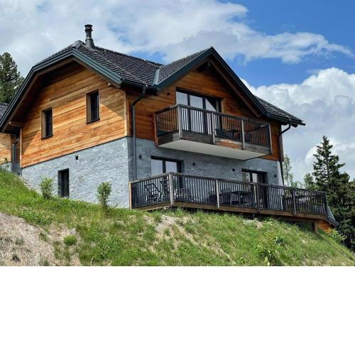 Tomtegl-Bergchalet-No-10-mit-Privatsauna-Infinitypool-Kamin-Fitnessraum-1500m-Seehoehe