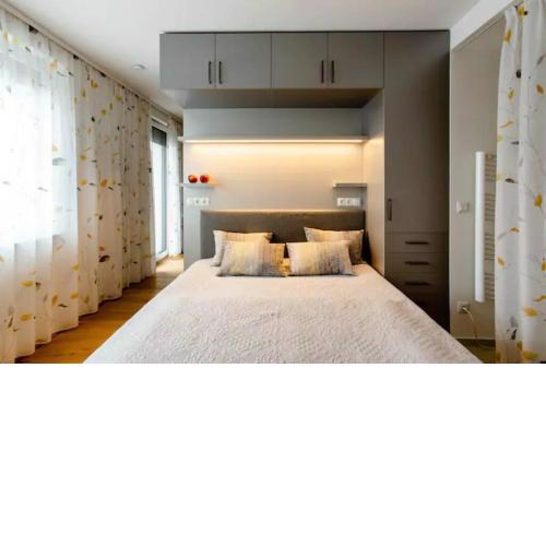 Top apartment* Panoramic view* Sensible balcony*