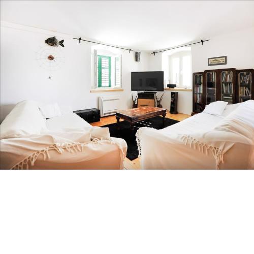 Torriano Holiday House