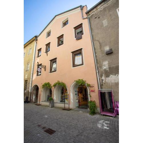 Traditional Old Town Apartment