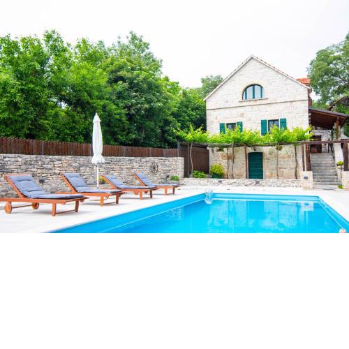 Traditional villa Juta for 8 people