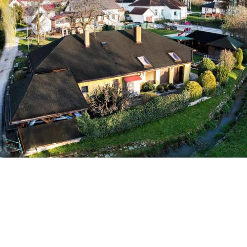 Třebeč House