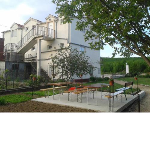 Trilj Apartman Jurika