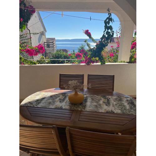 Trogir Čiovo Large seaview apartment near the sea