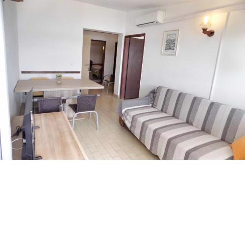 Trogir Sunny Apartments with Sea View