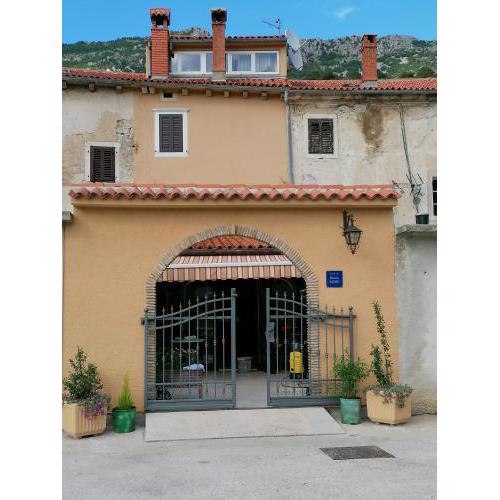 Twin Room Plomin Luka 15078d