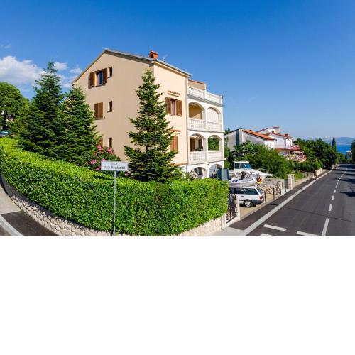 Two-Bedroom Apartment Crikvenica 5