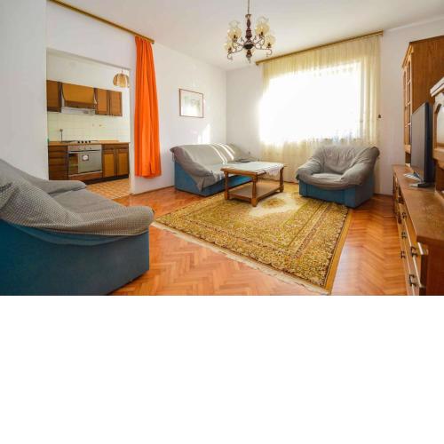 Two-Bedroom Apartment in Pula IX