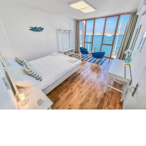 Umag center seafront seaview old town apartment 1