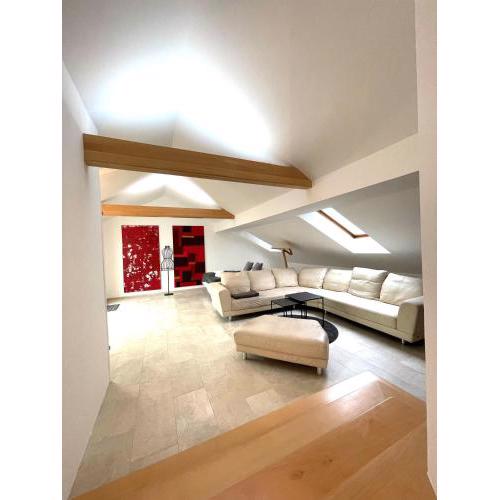 undertheroof at