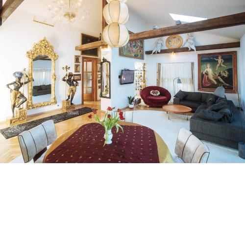 Unique Luxury Loft with Terrace in Old Town