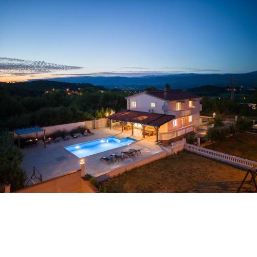 Vacation villa Matic with 7 bedrooms