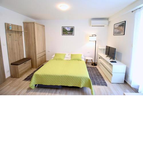 Velin Apartment