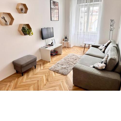 Viaduct View Apartment