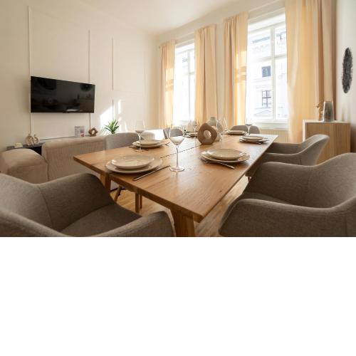 Vibrant 107 m2 flat in the city center