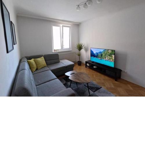 Vienna: Cozy 2-Room Apt. (U3 - Schweglerstrasse)