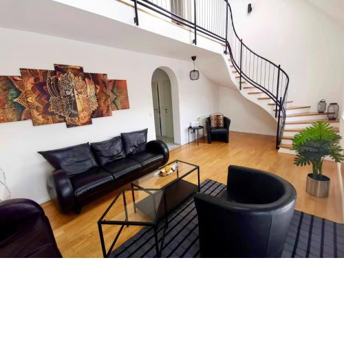 Vienna Roof Top Apartment with Terrace, Parking and AC