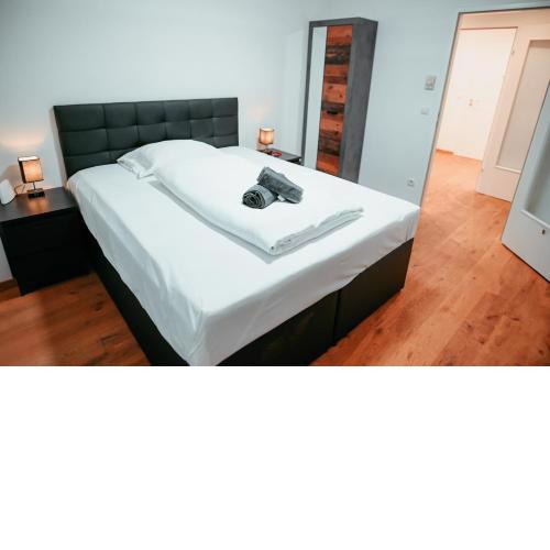 Vienna Shopping Center 6a Apartment