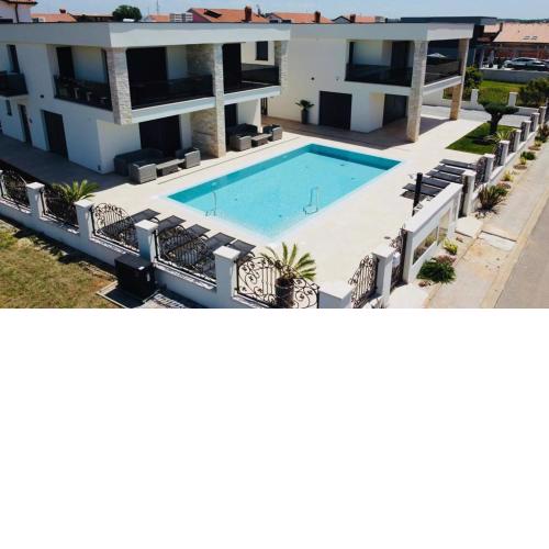 Vila Softic Amra