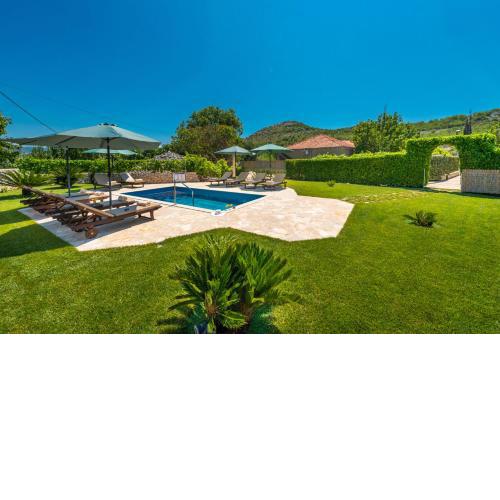 Vila Vergatum-privacy,gym,billiards,table tennis