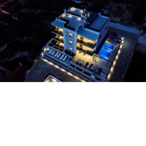 Villa 23 A heated pool